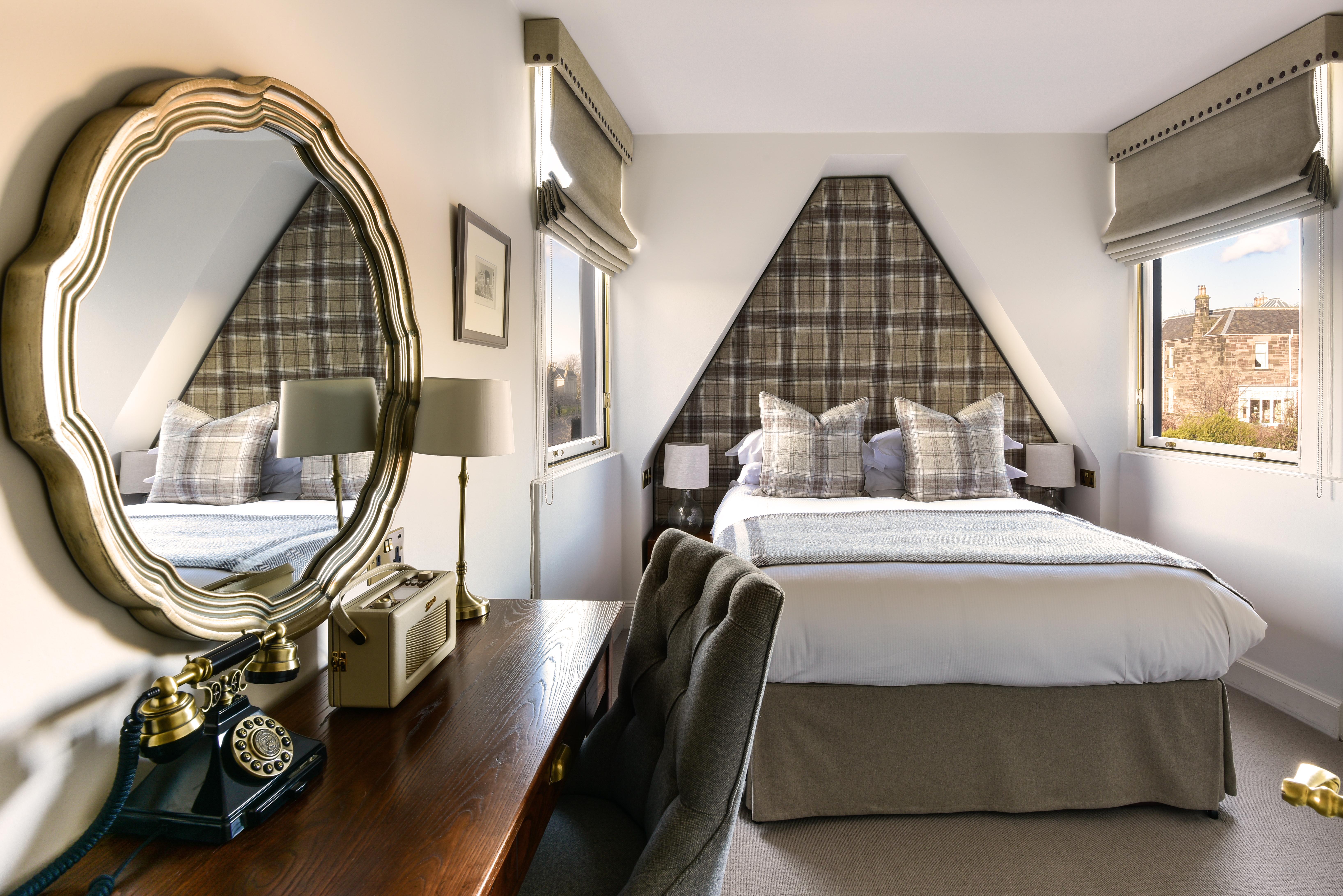 The Roseate Edinburgh - Small Luxury Hotels Of The World Edimburgo Exterior foto A bedroom at the hotel