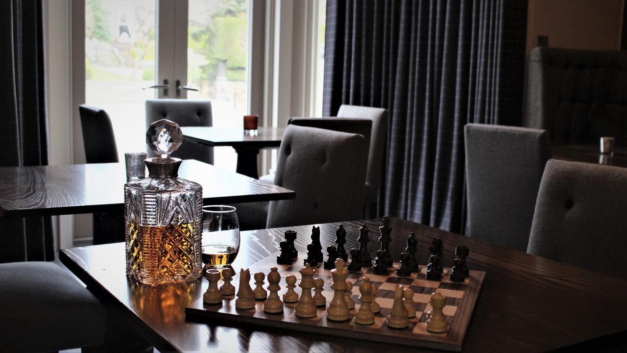 The Roseate Edinburgh - Small Luxury Hotels Of The World Edimburgo Exterior foto A chess set