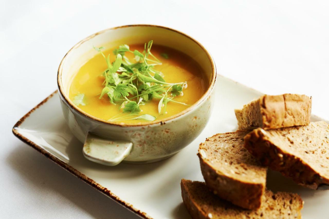 The Roseate Edinburgh - Small Luxury Hotels Of The World Edimburgo Exterior foto A bowl of carrot and coriander soup